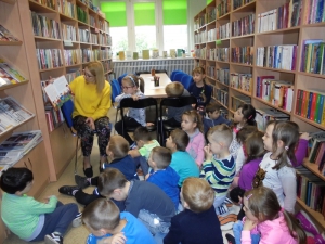 Przedszkolaki w bibliotece