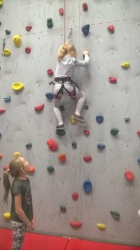 Zajęcia i zabawy ruchowe w Powiatowej Hali Sportowej w Radomsku