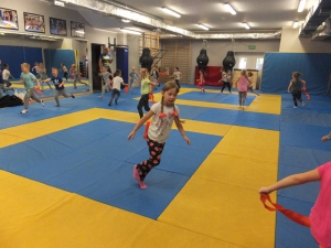 Zajęcia i zabawy ruchowe w Powiatowej Hali Sportowej w Radomsku