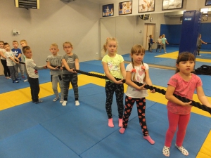 Zajęcia i zabawy ruchowe w Powiatowej Hali Sportowej w Radomsku