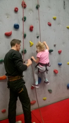 Zajęcia i zabawy ruchowe w Powiatowej Hali Sportowej w Radomsku