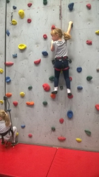 Zajęcia i zabawy ruchowe w Powiatowej Hali Sportowej w Radomsku