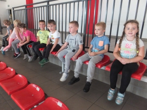Zajęcia i zabawy ruchowe w Powiatowej Hali Sportowej w Radomsku