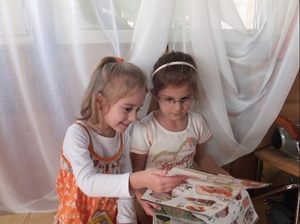DZIEŃ ZDROWY I KOLOROWY W KOLORZE POMARAŃCZOWYM