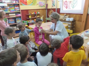 „Wiemy co zrobimy, gdy się skaleczymy” – spotkanie z pielęgniarką
