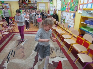 Zabawy z wielkanocnym zajączkiem