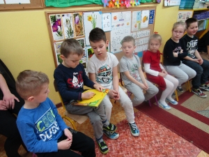 Zabawy z wielkanocnym zajączkiem