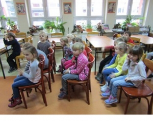 Przedszkolaki w bibliotece