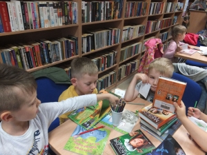 Przedszkolaki w bibliotece