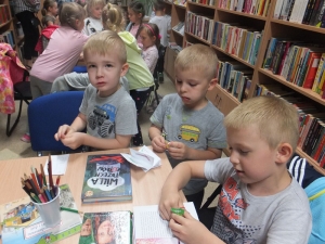 Przedszkolaki w bibliotece