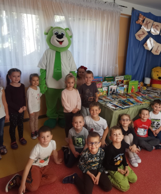 Wystawa książek z okazji Urodzin Książkowego Misia