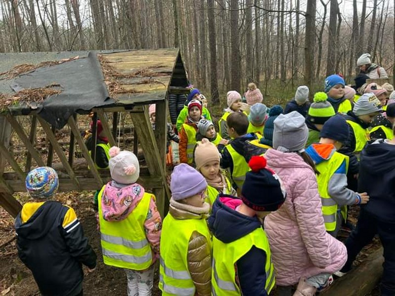 WYCIECZKA DO LASU – DOKARMIAMY ZWIERZĘTA ZIMĄ